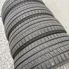 215/55/17冬VRX2の画像