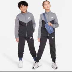 子供ジャージ上下セット　140cm NIKE 裏毛つき　動きやすい　暖かいの画像