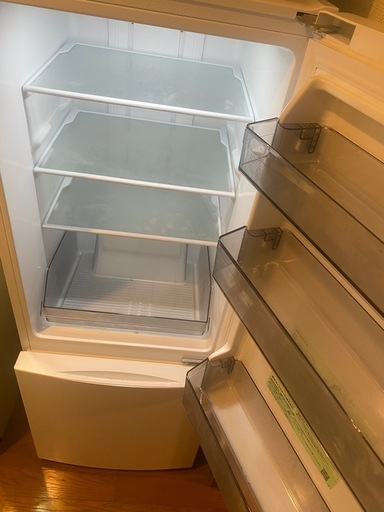 使用1年未満】冷凍庫白