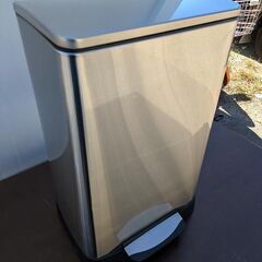 ニトリ EKO ゴミ箱 ダストボックス ペダル式 40Lの画像
