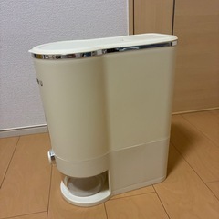 米びつ　お米ストッカーの画像
