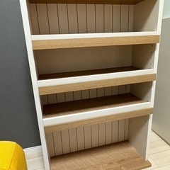 　棚　ニトリ　ディスプレイできるコミックラックの画像