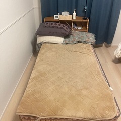 ベッドフレームの画像