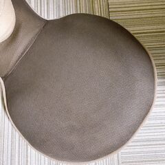 M612 PROIDEA プロイデア 背筋がGUUUN 美姿勢座椅子 ブラウンの画像