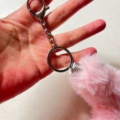 SNS人気✨チビギャル✨光るファーしっぽキーホルダー✨しっぽチャーム✨の画像