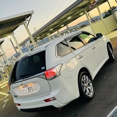 アウトランダー PHEV の画像