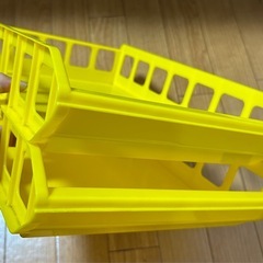 黄色のスタックバスケット２個の画像