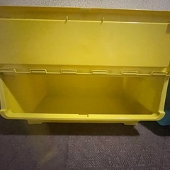 収納ケース(キャスター付き)2台  カインズ製の画像