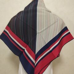 スカーフ　ネイビーの画像