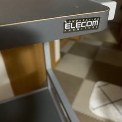 無料！エレコム　パソコンデスク の画像
