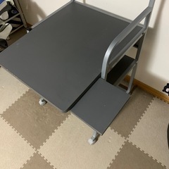 無料！エレコム　パソコンデスク の画像