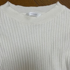白ニットの画像
