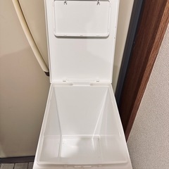 ゴミ箱 の画像