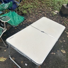 アウトドアチェア9脚　折りたたみテーブルの画像