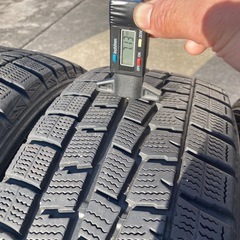 185/65R14 スタッドレスタイヤ 4本 DUNLOP WINTER MAXX バリ山 の画像