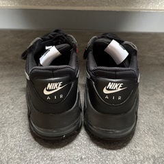 NIKE エアマックスエクシー 27.0cmブラック/レッド の画像