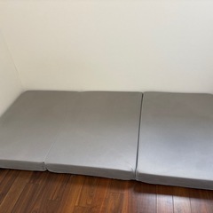 折りたたみマットレスの画像