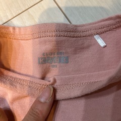 ピンクと白Tシャツ120の画像