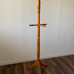 大型クッション880mm 880mm 木製ポール式ハンガー1800mm位の画像