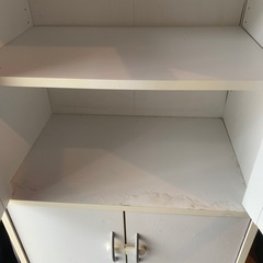 食器棚の画像