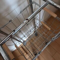 カゴ４段ラックの画像