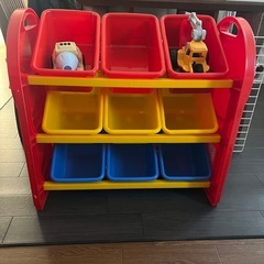おもちゃの棚の画像