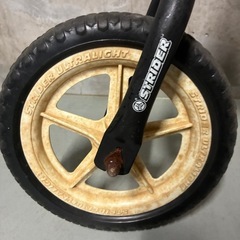 ストライダー　ピンク　新品タイヤありの画像