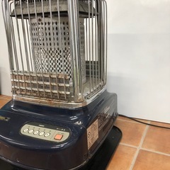 北海道旭川市直接取引歓迎 中古品 サンポット ブルーセラミックヒーター KC-93G 2008年製 通電点火確認済 業務用石油ストーブ の画像