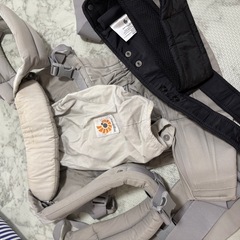 ベビー服、靴、抱っこ紐SETの画像
