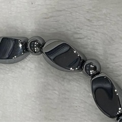 
テラヘルツブレスレット約8mm珠／内径16.5cm  エネルギーを整え心身をリフレッシュ　スタイリッシュで男女兼用にも　の画像