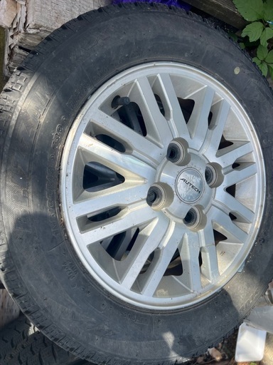 スタッドレスタイヤ