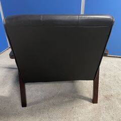 【良品】一人掛けチェア ブラック×ウッド モード系 人気 早い者勝ち 引取歓迎 配送OKの画像