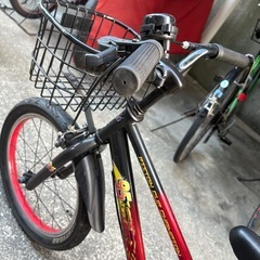 子供自転車 カーズ 18インチ (補助輪＆ヘルメット付)(取引中)の画像