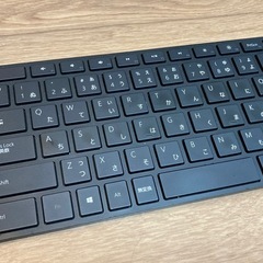 Microsoft Designer Bluetooth Keyboard Model 1678 スリムタイプのフラットデザイン キーボード 日本語キーボード マイクロソフトの画像
