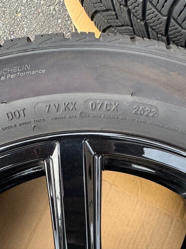 スタッドレス　ミシュランX-ICE  215/60/R17