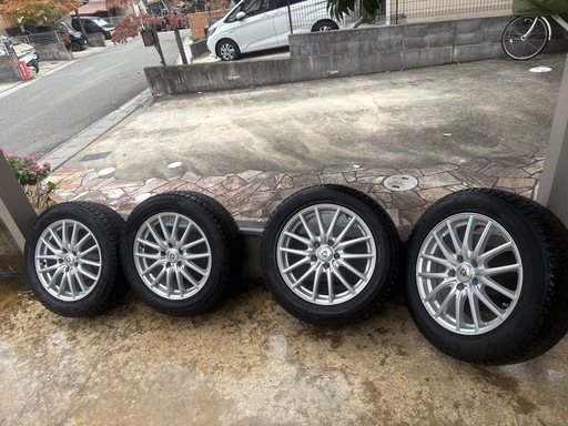 カローラクロス　スタッドレスタイヤ