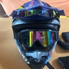 バイク　ヘルメット(お話し中)の画像