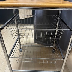 引き出しテーブル収納の画像