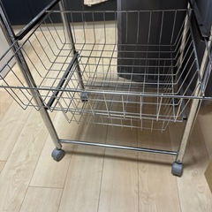 引き出しテーブル収納の画像