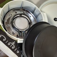 電気グリル鍋　YAMAZEN　YGC-800　鍋24X24  深さ約7㎝の画像