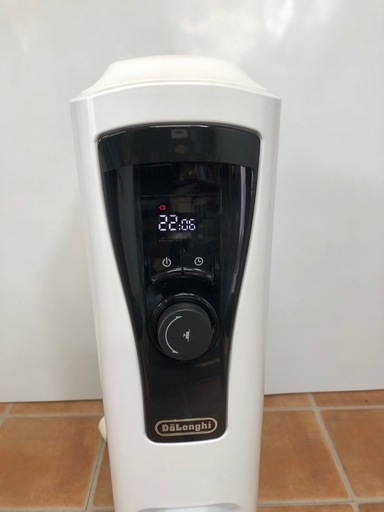 北海道旭川市直接取引歓迎 DeLonghi デロンギ オイルヒーター RHJ65L0712 8～10畳 24時間デジタルタイマーモデル