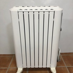 北海道旭川市直接取引歓迎 DeLonghi デロンギ オイルヒーター RHJ65L0712 8～10畳 24時間デジタルタイマーモデル ECO運転 通電動作確認済の画像