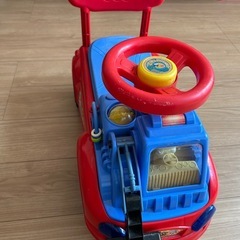 子供おもちゃ車の画像