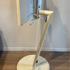 ★【美品】SHARP AQUOS テレビ 2020年製　ホワイト/ WILL EQUALS テレビスタンド ホワイト セットの画像