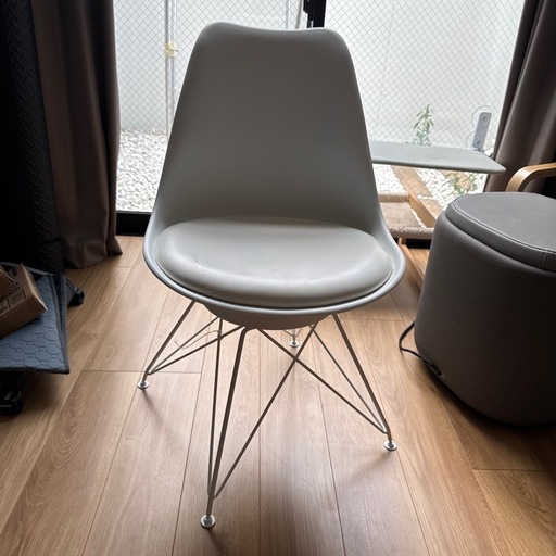 ニトリ　オフィスチェア(OC102 回転 WH/IV)