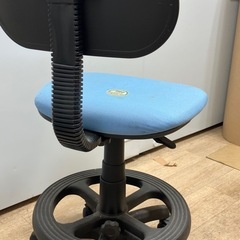 オフィスチェアーの画像