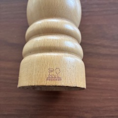 PEUGEOT製ペッパーミルの画像