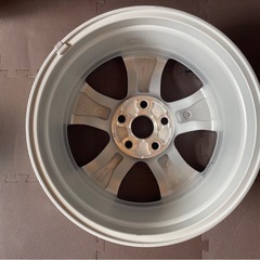 ほぼ新品　新車取り外しホイール　(純正)の画像