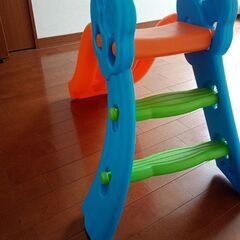 トイザらス折りたたみ式すべり台の画像
