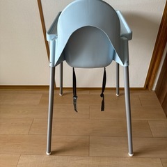 IKEA ベビーハイチェア ブルー 安全ベルト付きの画像